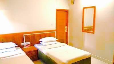 The Regency Hotel ดิบรูการ์ ภายนอก รูปภาพ